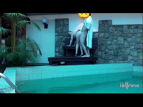 ❤️ Šef poziva sobaricu na bazen, ali nije mogao odoljeti vrućini ❤ Porno na bs.3dhentaix.ru ❌❤